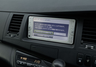 Подержанный автомобиль Toyota ISis 2013 года (14 фото)