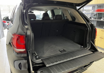 Подержанный автомобиль BMW X5 2016 года (15 фото)