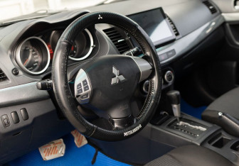 Подержанный автомобиль Mitsubishi Lancer Sedan 2007 года (12 фото)