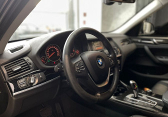 Подержанный автомобиль BMW X3 2016 года (11 фото)