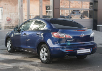 Подержанный автомобиль Mazda 3 Sedan 2013 года (7 фото)
