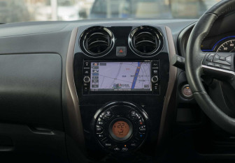 Подержанный автомобиль Nissan Note 2017 года (14 фото)