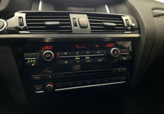 Подержанный автомобиль BMW X3 2016 года (18 фото)