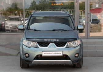 Подержанный автомобиль Mitsubishi Outlander 2007 года (2 фото)