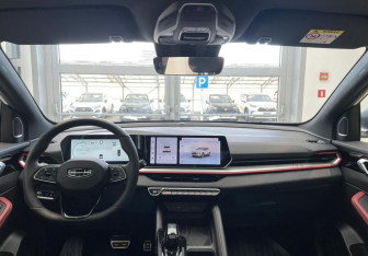 Подержанный автомобиль Geely Coolray 2024 года (13 фото)