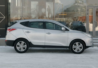 Подержанный автомобиль Hyundai Tucson 2010 года (4 фото)