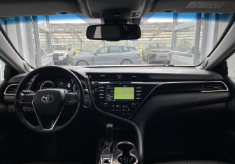 Подержанный автомобиль Toyota Camry Sedan 2018 года (11 фото)