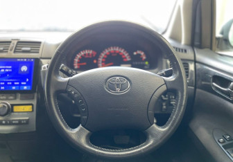 Подержанный автомобиль Toyota Ipsum 2005 года (16 фото)