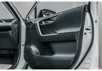 Новый Toyota RAV4 2025 (17 фото)