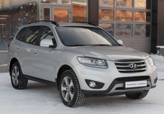 Подержанный автомобиль Hyundai Santa Fe 2011 года (3 фото)