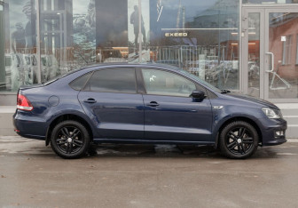 Подержанный автомобиль Volkswagen Polo Sedan 2017 года (4 фото)