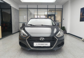 Подержанный автомобиль Hyundai i40 Sedan 2015 года (2 фото)