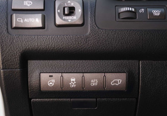Подержанный автомобиль Lexus LX 2013 года (19 фото)