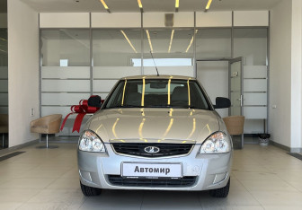 Подержанный автомобиль LADA (ВАЗ) Priora Hatchback 2012 года (2 фото)