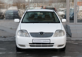 Подержанный автомобиль Toyota Corolla Sedan 2002 года (2 фото)