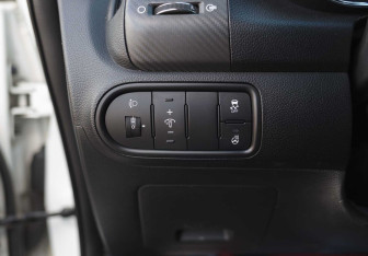 Подержанный автомобиль Kia Cerato Sedan 2013 года (18 фото)