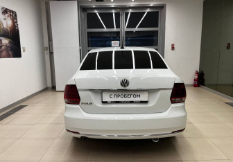 Подержанный автомобиль Volkswagen Polo Sedan 2017 года (6 фото)