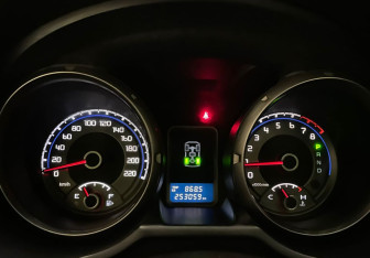 Подержанный автомобиль Mitsubishi Pajero 2006 года (10 фото)