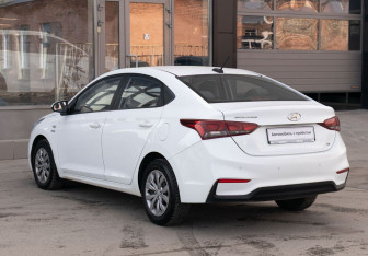 Подержанный автомобиль Hyundai Solaris Sedan 2019 года (7 фото)