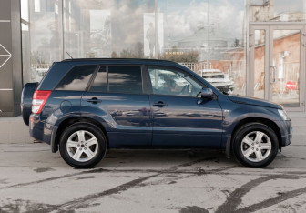 Подержанный автомобиль Suzuki Grand Vitara 2008 года (4 фото)