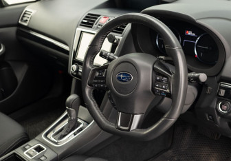 Подержанный автомобиль Subaru Levorg 2019 года (11 фото)