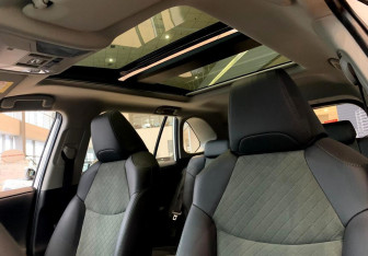 Новый Toyota RAV4 2025 (14 фото)