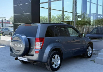 Подержанный автомобиль Suzuki Grand Vitara 2007 года (5 фото)