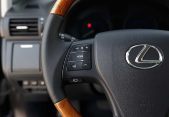 Подержанный автомобиль Lexus RX 2010 года (12 фото)