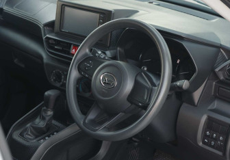 Подержанный автомобиль Daihatsu Rocky 2021 года (11 фото)