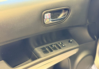 Подержанный автомобиль Nissan X-Trail 2012 года (7 фото)