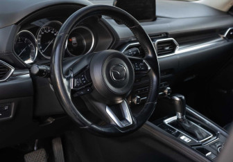 Подержанный автомобиль Mazda CX-5 2019 года (11 фото)
