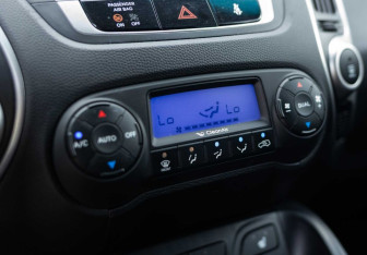 Подержанный автомобиль Hyundai ix35 2012 года (14 фото)