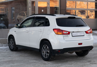 Подержанный автомобиль Mitsubishi ASX 2014 года (7 фото)