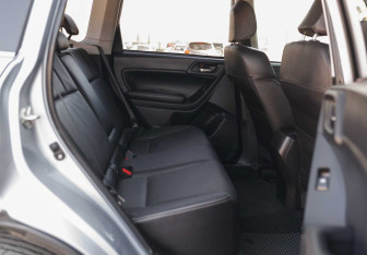 Подержанный автомобиль Subaru Forester Suv 2013 года (20 фото)