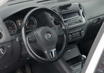 Подержанный автомобиль Volkswagen Tiguan 2011 года (11 фото)
