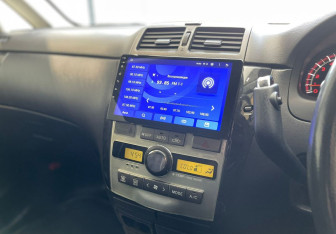 Подержанный автомобиль Toyota Ipsum 2005 года (15 фото)