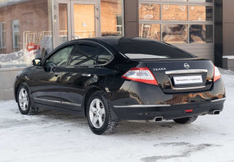 Подержанный автомобиль Nissan Teana 2013 года (7 фото)