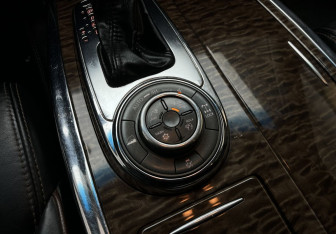 Подержанный автомобиль Nissan Patrol 2011 года (8 фото)