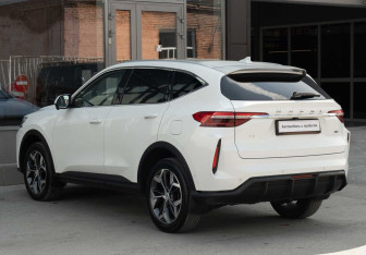 Подержанный автомобиль Haval F7 2023 года (7 фото)