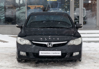 Подержанный автомобиль Honda Civic Sedan 2006 года (2 фото)