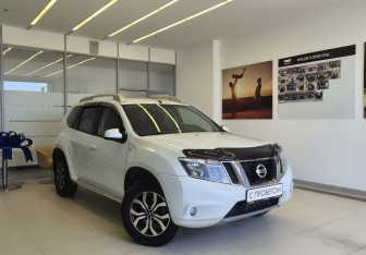 Подержанный автомобиль Nissan Terrano 2017 года (3 фото)