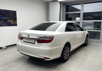 Подержанный автомобиль Toyota Camry Sedan 2015 года (5 фото)