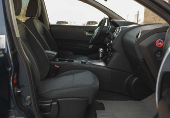 Подержанный автомобиль Nissan Qashqai 2008 года (18 фото)