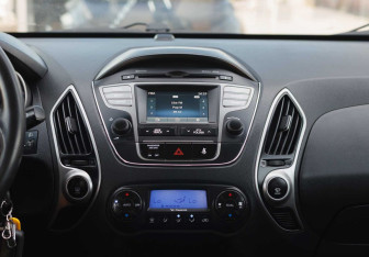 Подержанный автомобиль Hyundai ix35 2010 года (14 фото)