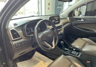 Подержанный автомобиль Hyundai Tucson 2020 года (12 фото)