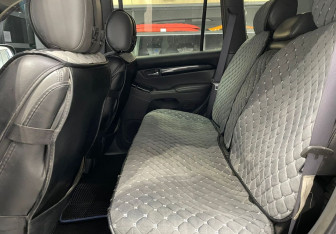 Подержанный автомобиль Toyota Land Cruiser Prado 2003 года (9 фото)