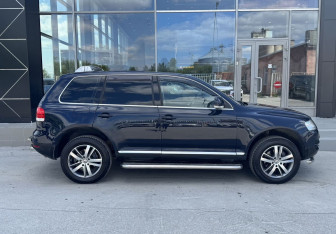 Подержанный автомобиль Volkswagen Touareg 2005 года (4 фото)
