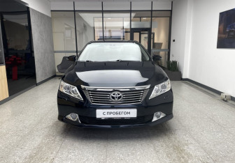 Подержанный автомобиль Toyota Camry Sedan 2013 года (2 фото)