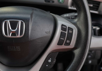 Подержанный автомобиль Honda Freed 2012 года (12 фото)