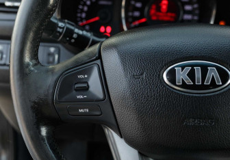 Подержанный автомобиль Kia Rio Sedan 2014 года (12 фото)